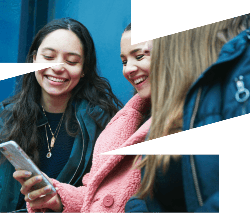 adolescents sur smartphone